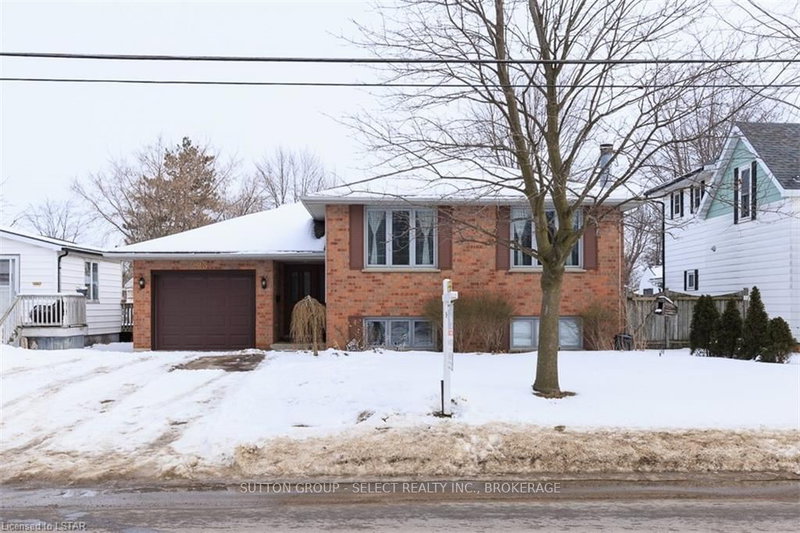 223 Ellor St, Strathroy-Caradoc, N7G 2L2 | Image 2