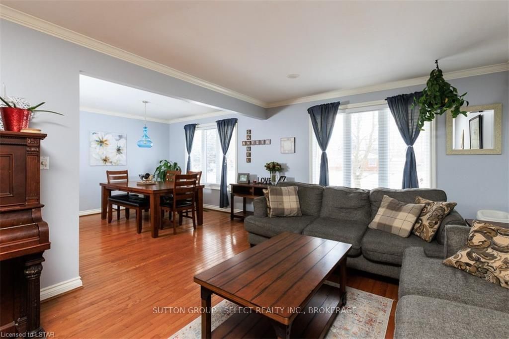 Listing Image 7