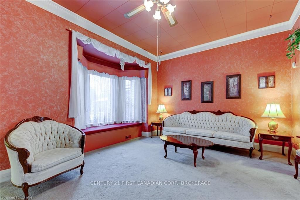 Listing Image 10
