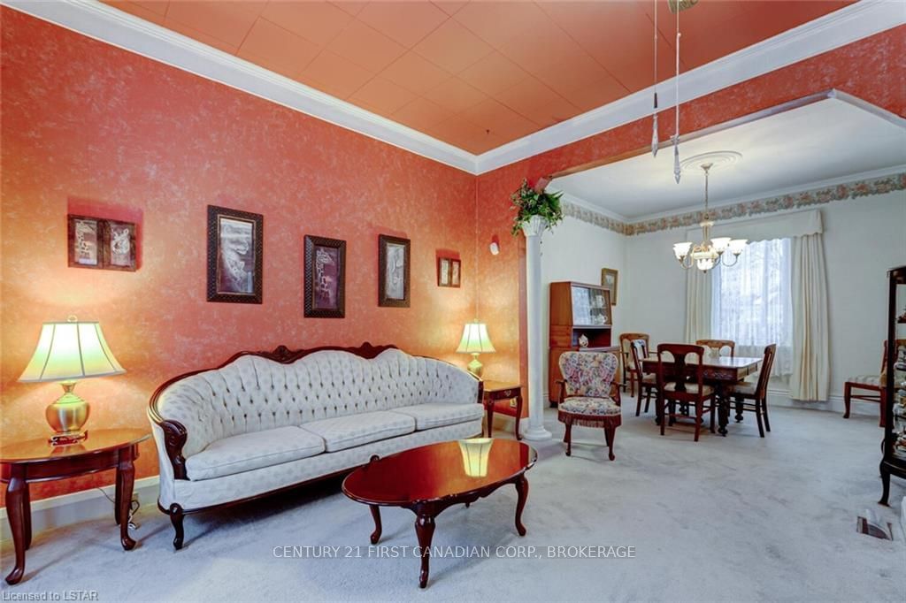 Listing Image 11