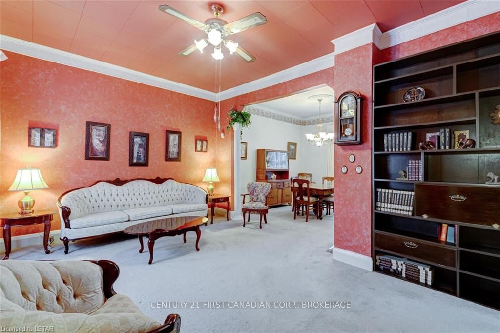 Listing Image 13