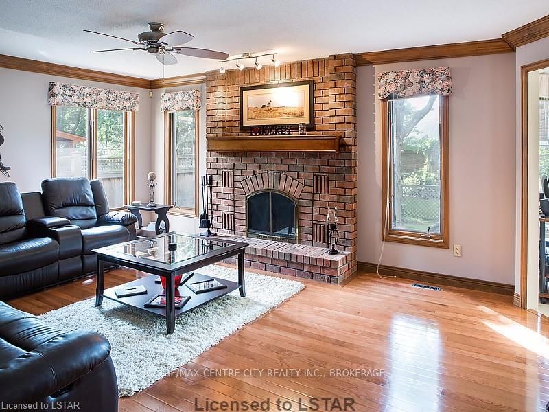 Listing Image 16