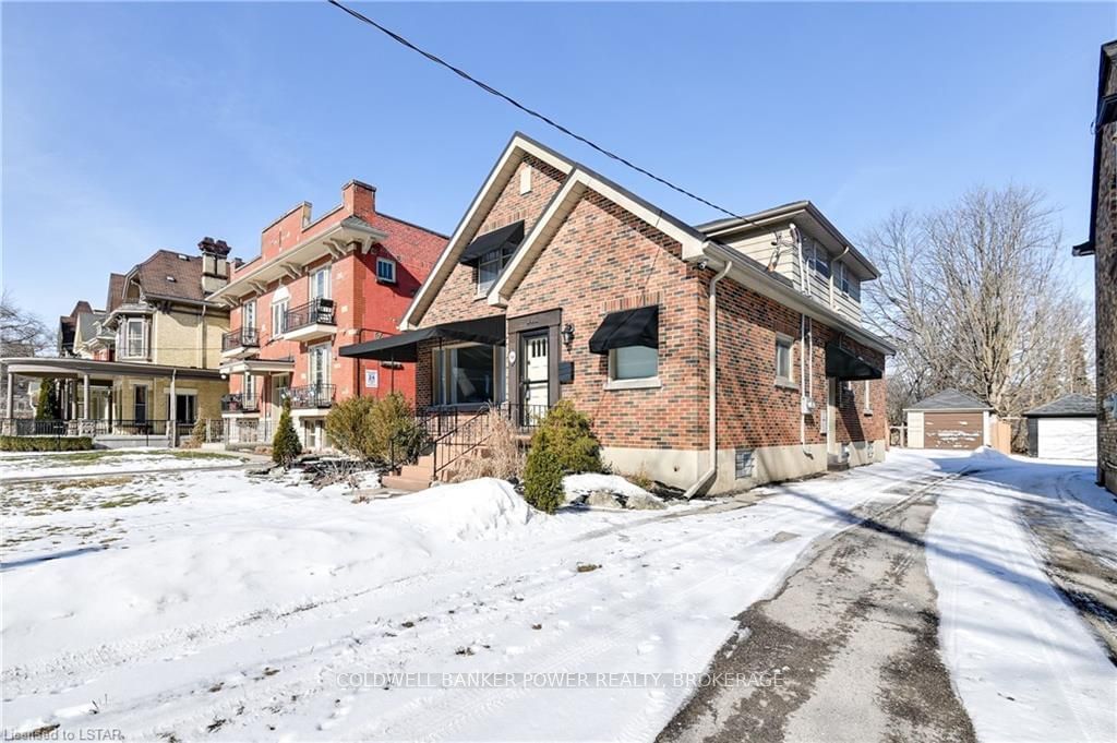 Listing photo 2