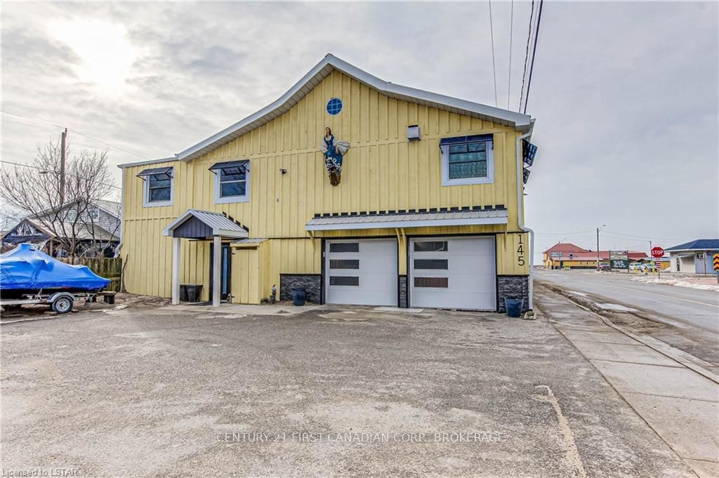 Listing Image 4