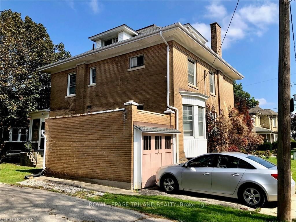 Listing Image 4