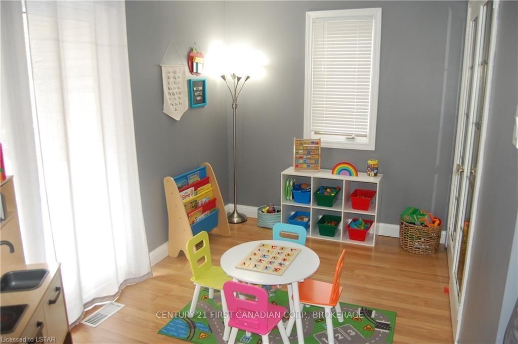 Listing Image 7