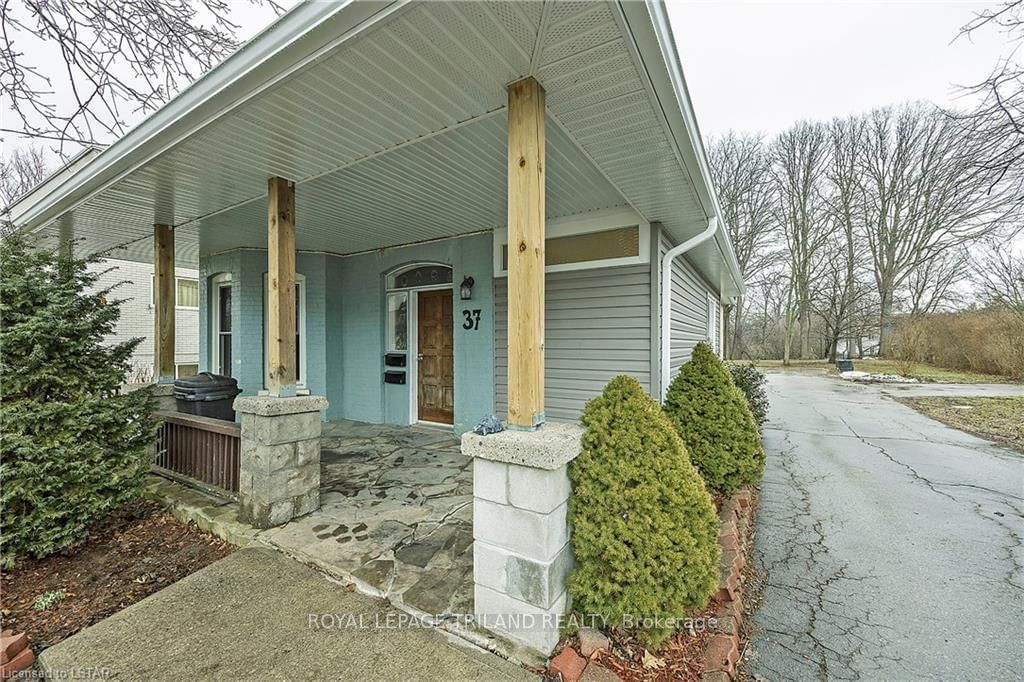 Listing Image 3