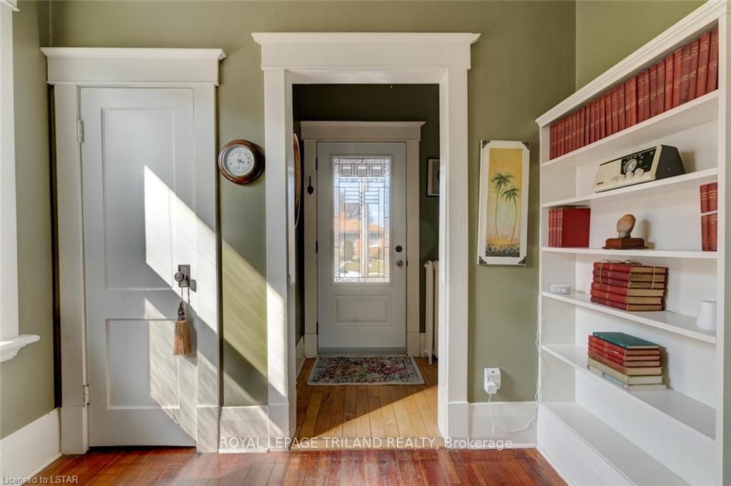 Listing Image 7