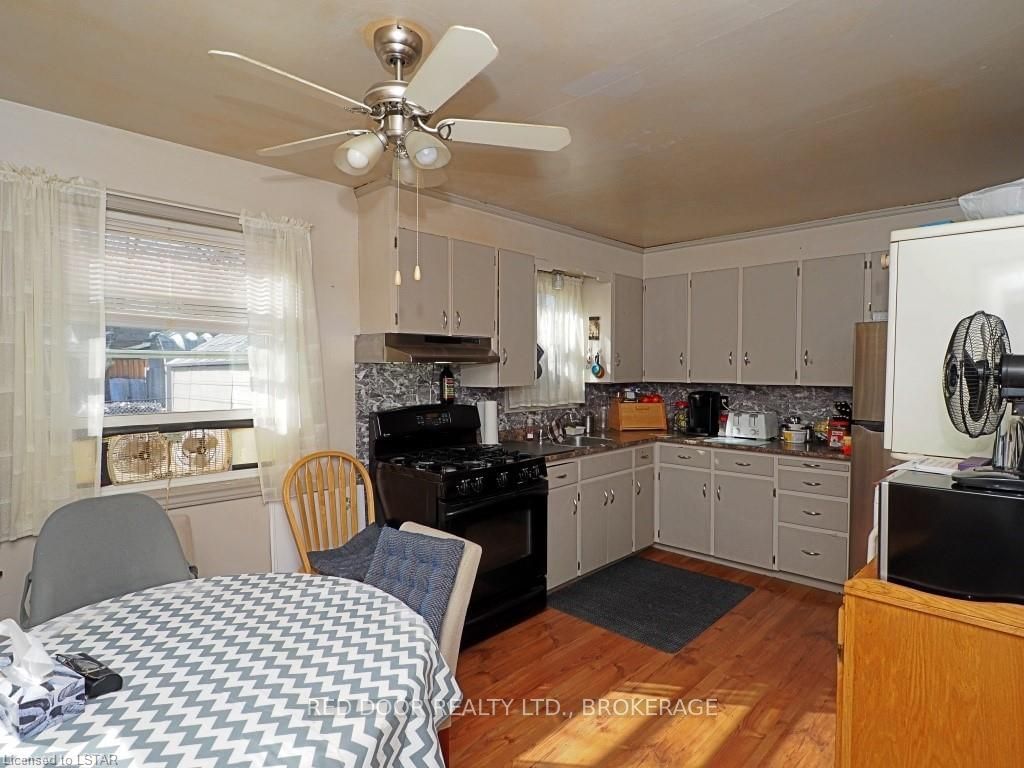 Listing Image 7