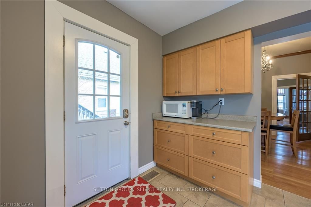 Listing Image 19