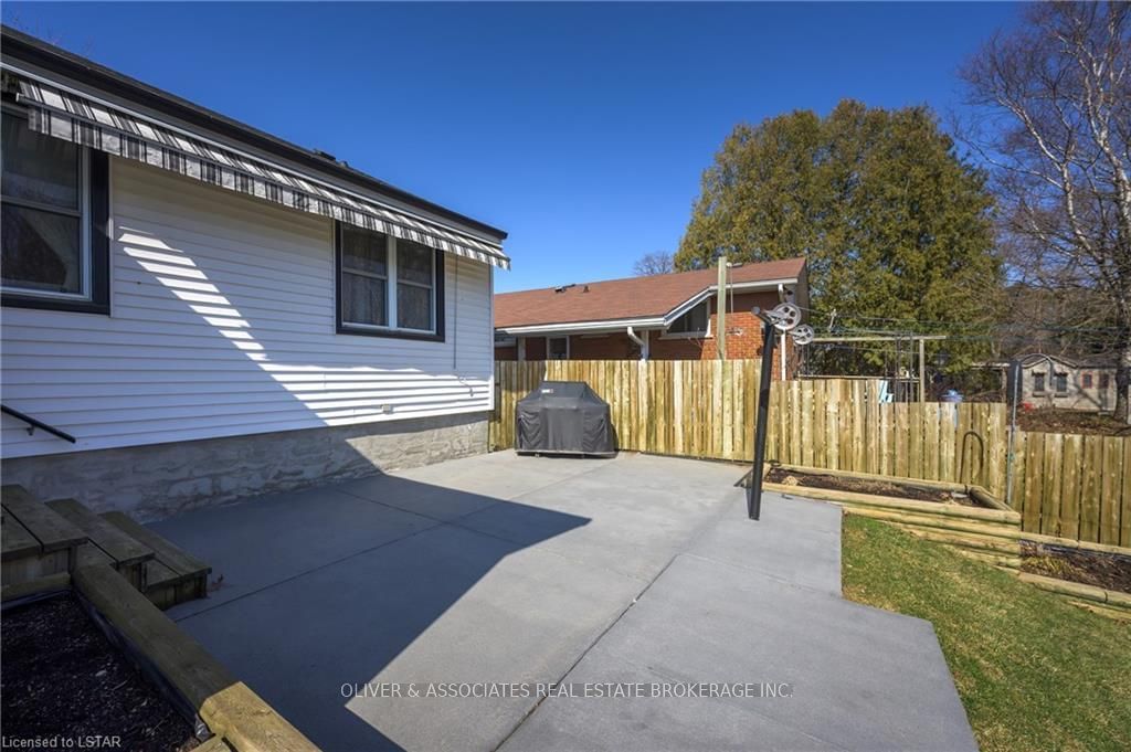 Listing Image 7