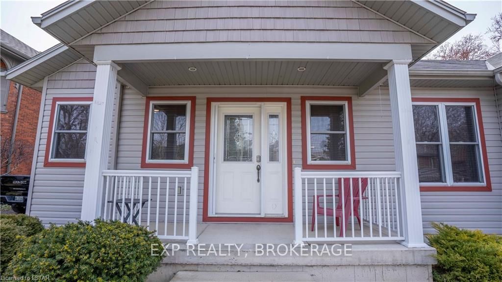 Listing Image 4