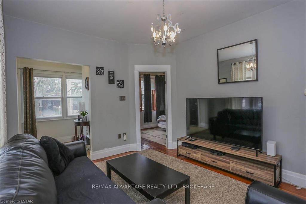 Listing Image 7