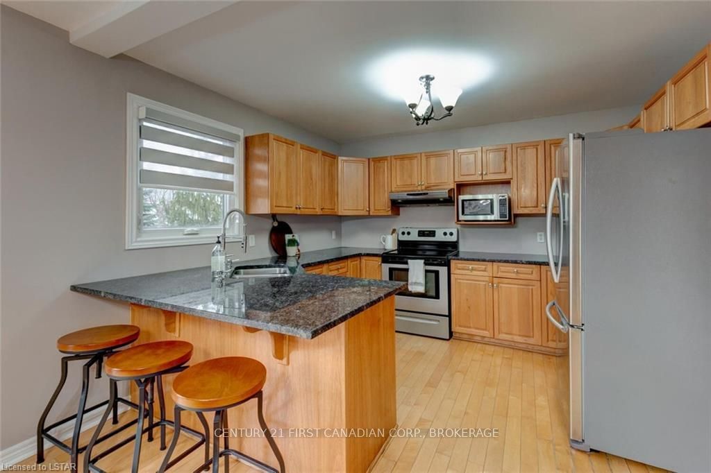 Listing Image 7