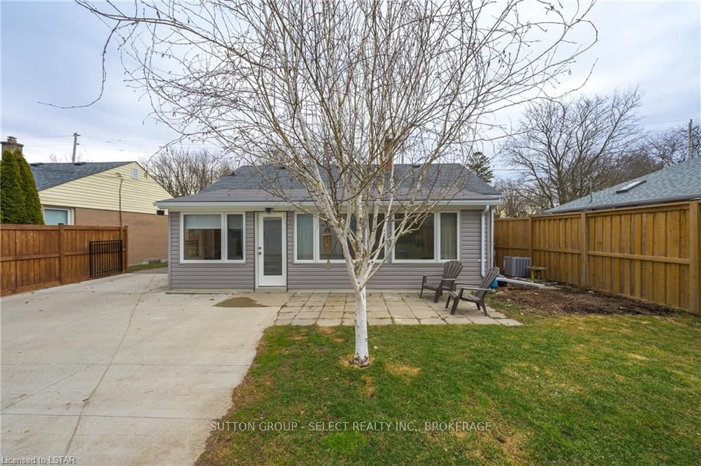Listing Image 7