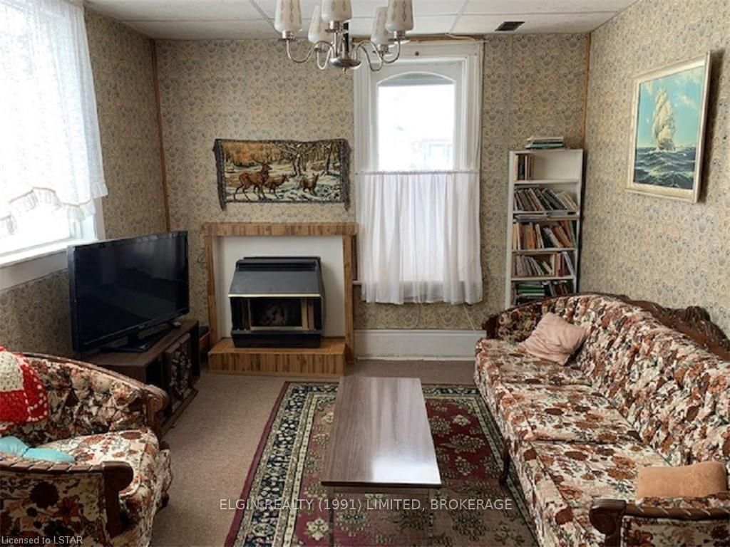 Listing photo 3
