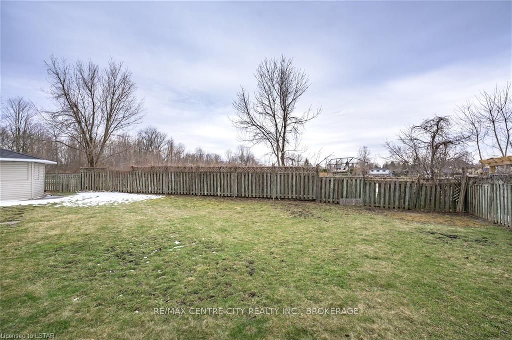 Listing Image 6