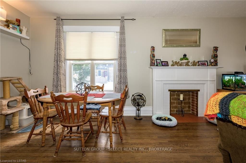 Listing Image 7