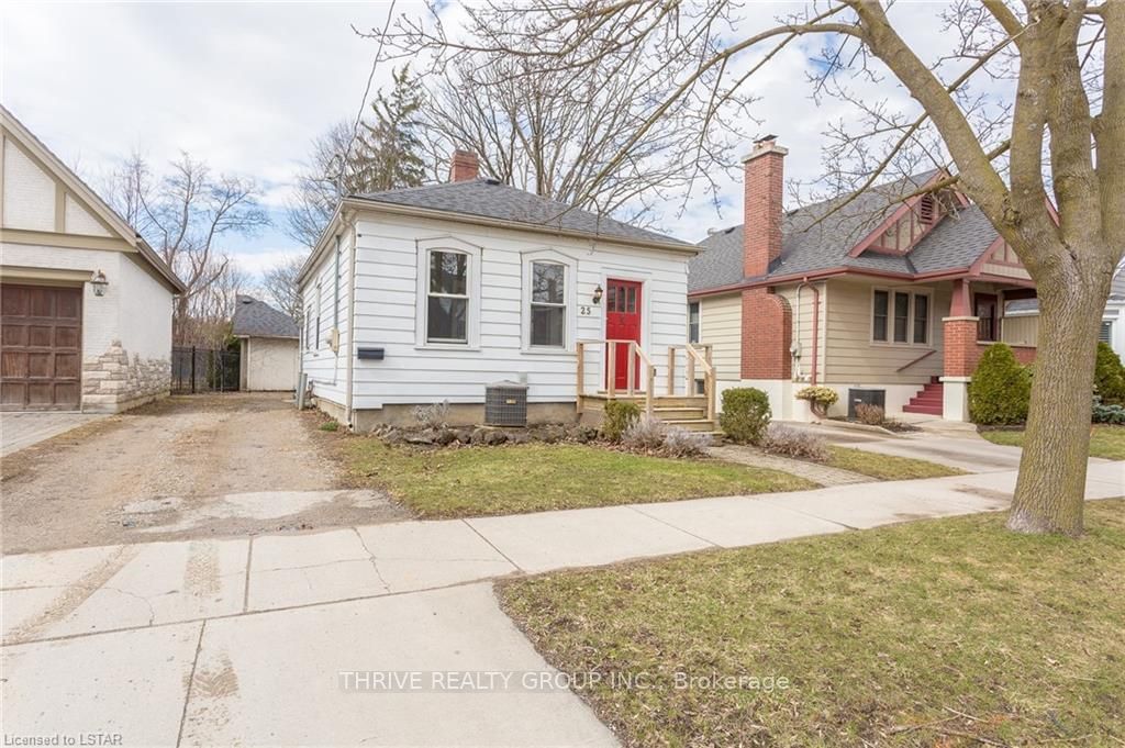 Listing Image 4