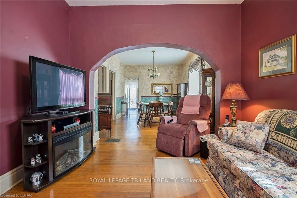 Listing Image 7