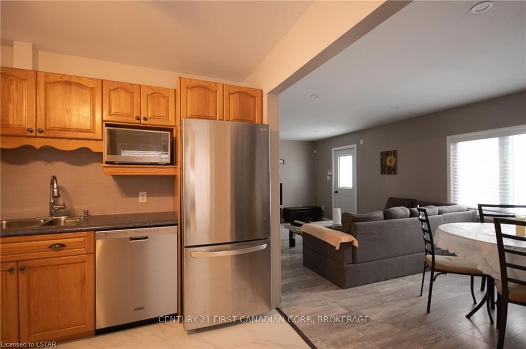 Listing Image 7