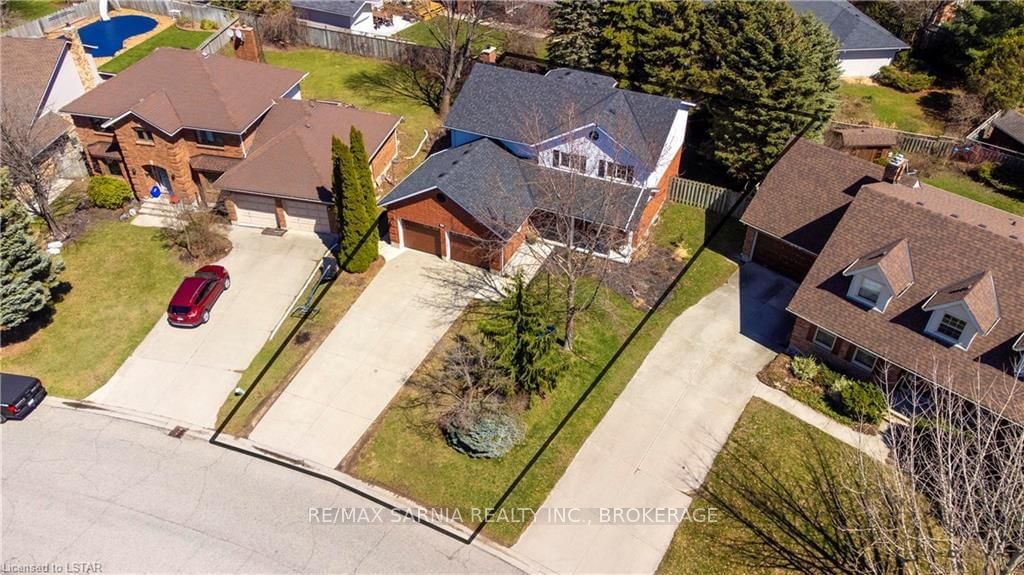 Listing Image 3
