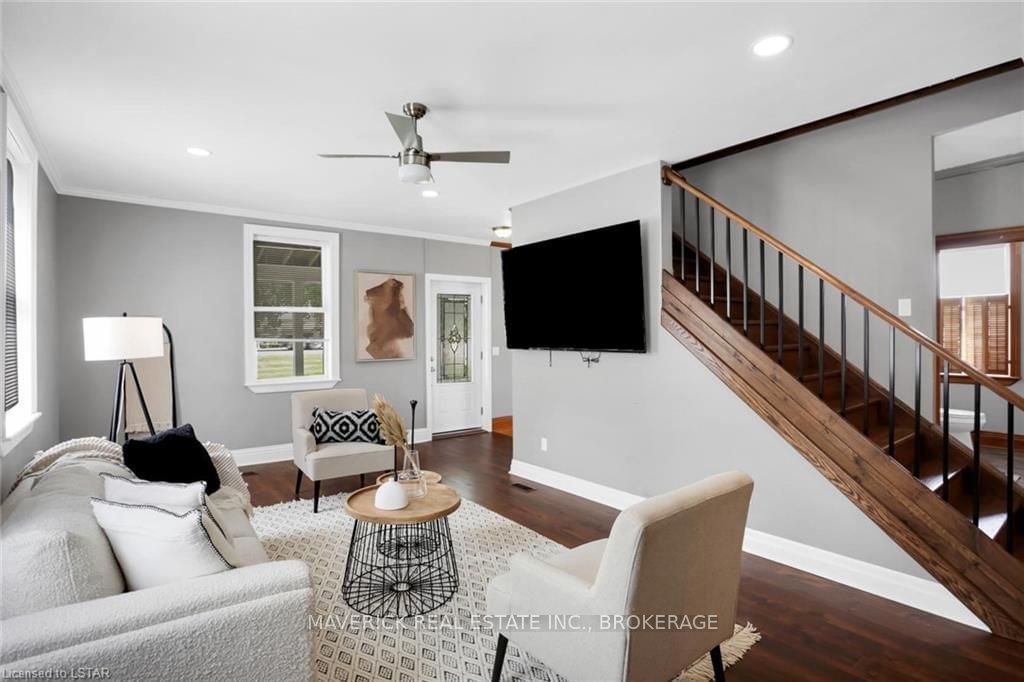 Listing Image 5