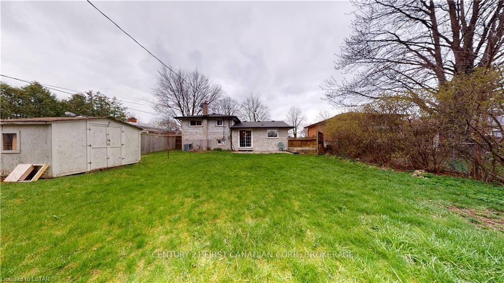 Listing Image 4