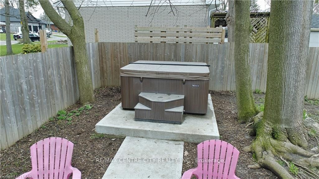 Listing Image 10