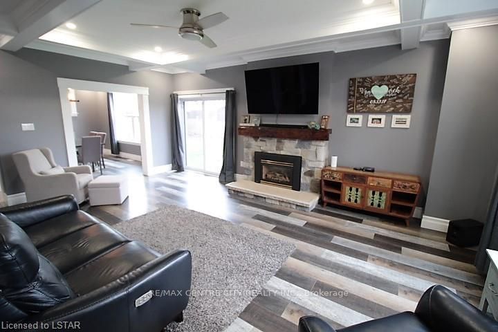 Listing Image 12