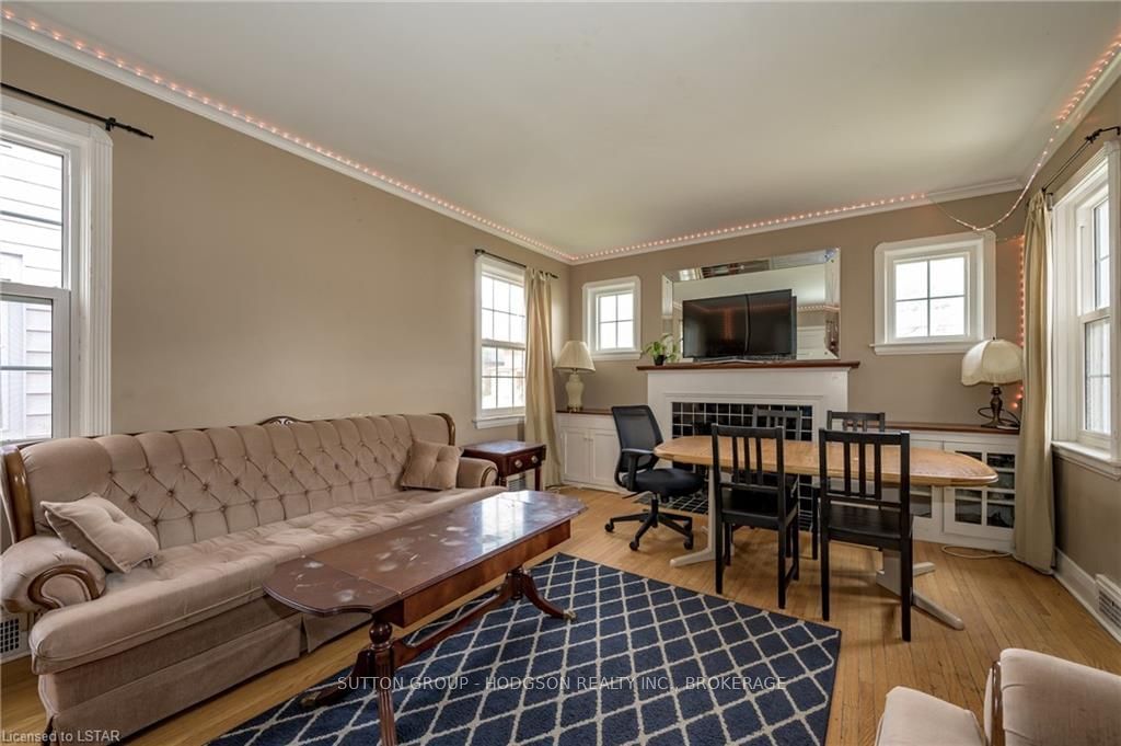 Listing Image 5