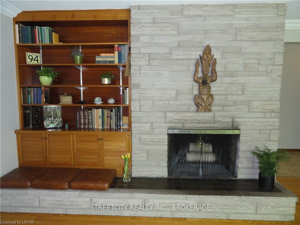 Listing Image 16