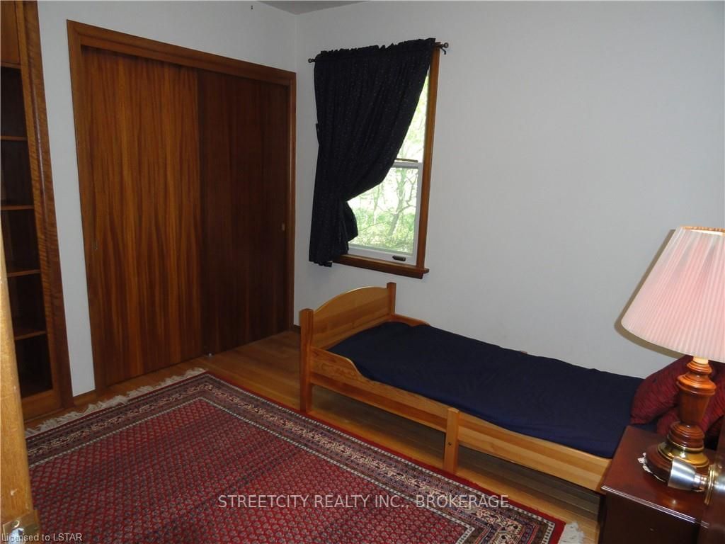 Listing Image 32
