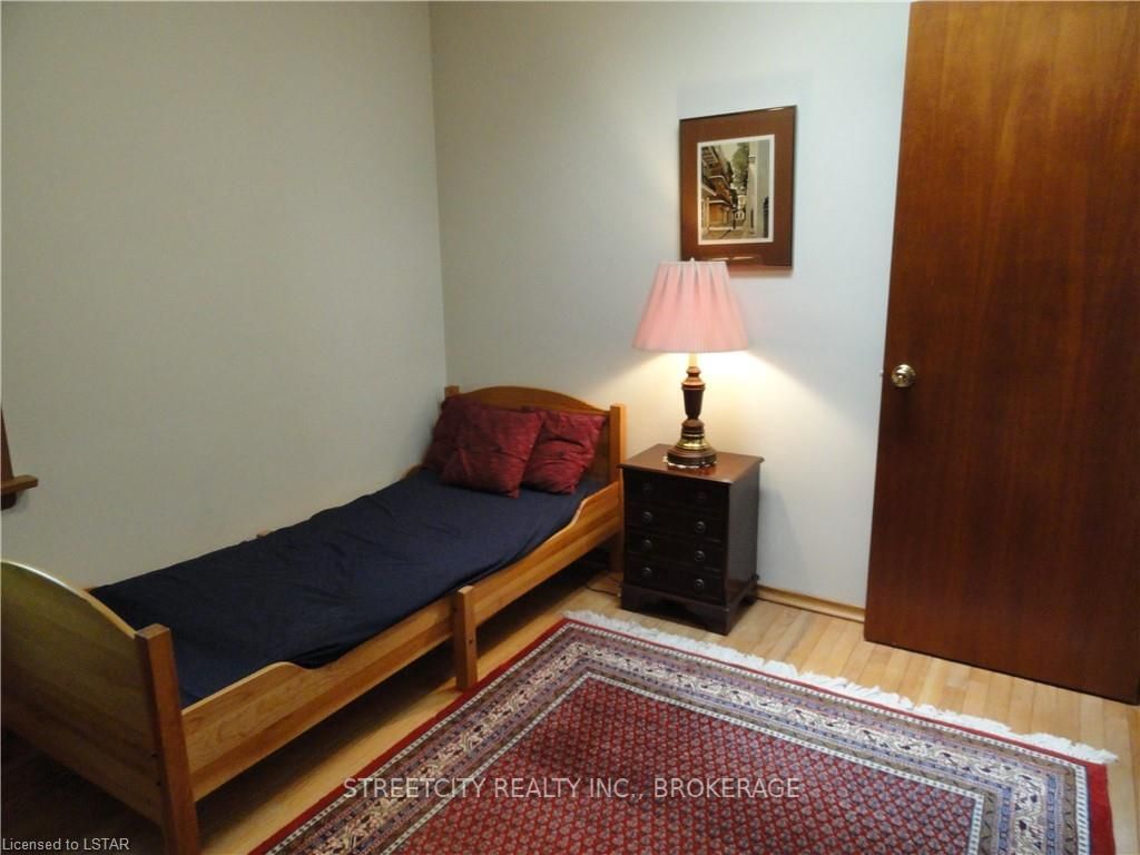 Listing Image 33
