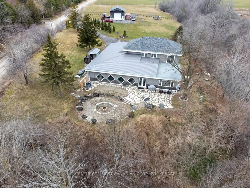 4484 Ausable Dr, North Middlesex, N0M 1A0 | Image 2