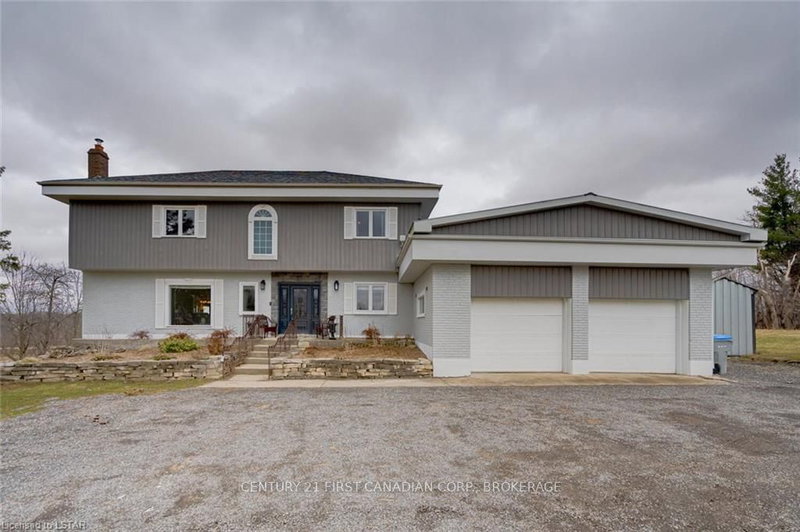 4484 Ausable Dr, North Middlesex, N0M 1A0 | Image 3