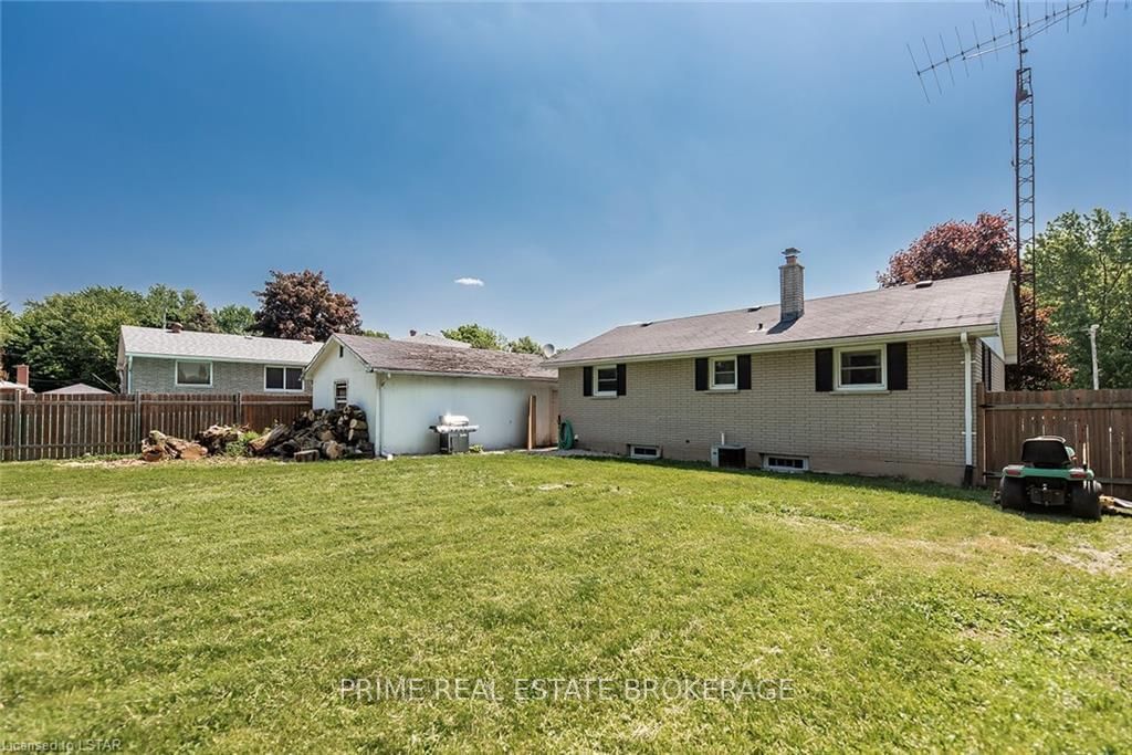 Listing Image 7