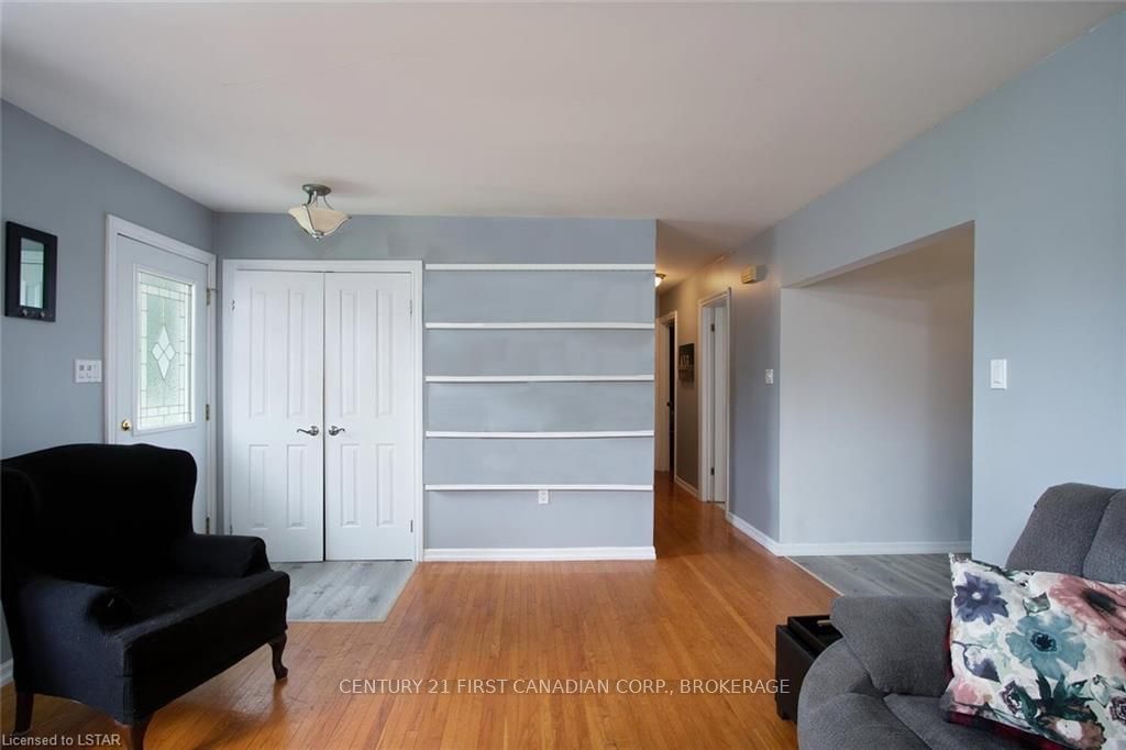 Listing Image 7