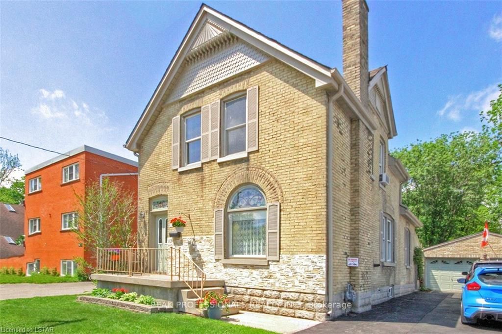 Listing photo 2