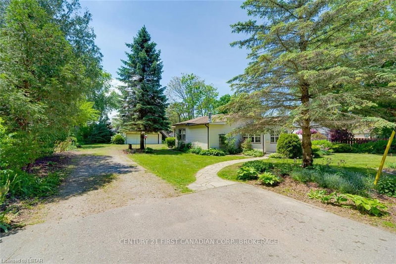 7575 Biddulph St, Lambton Shores, N0M 2L0 | Image 2