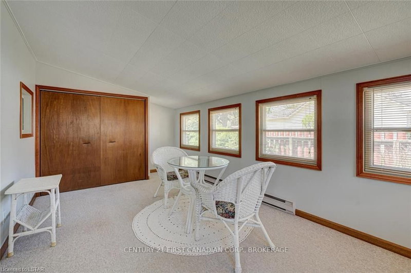 7575 Biddulph St, Lambton Shores, N0M 2L0 | Image 3