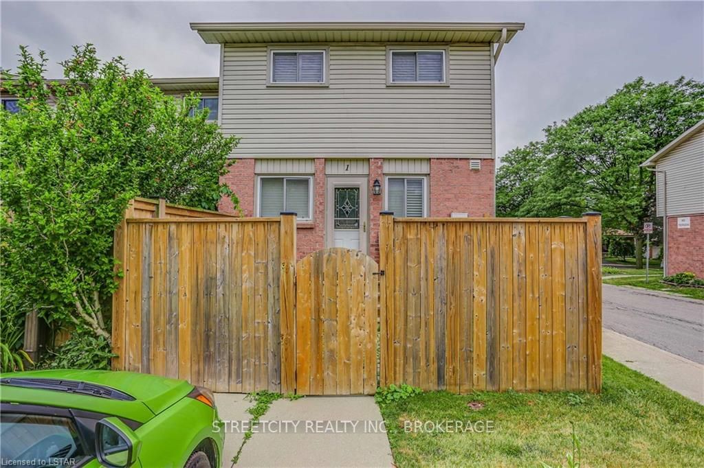 Listing photo 3