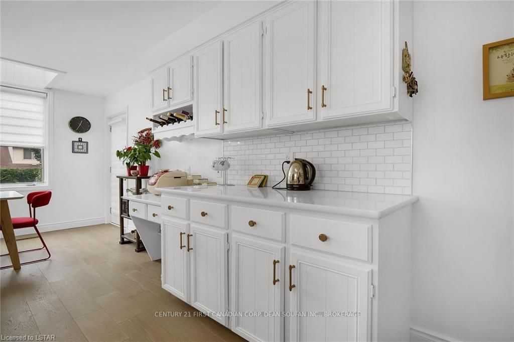 Listing Image 16