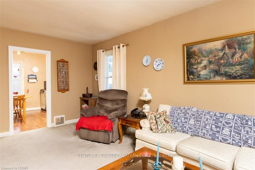 Listing Image 7
