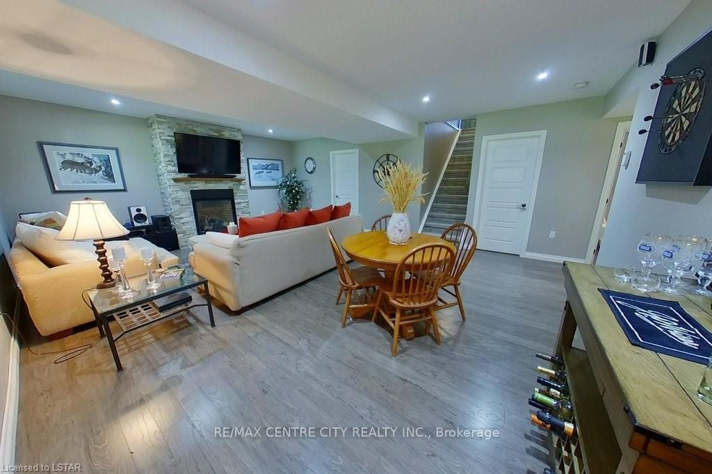 Listing Image 22