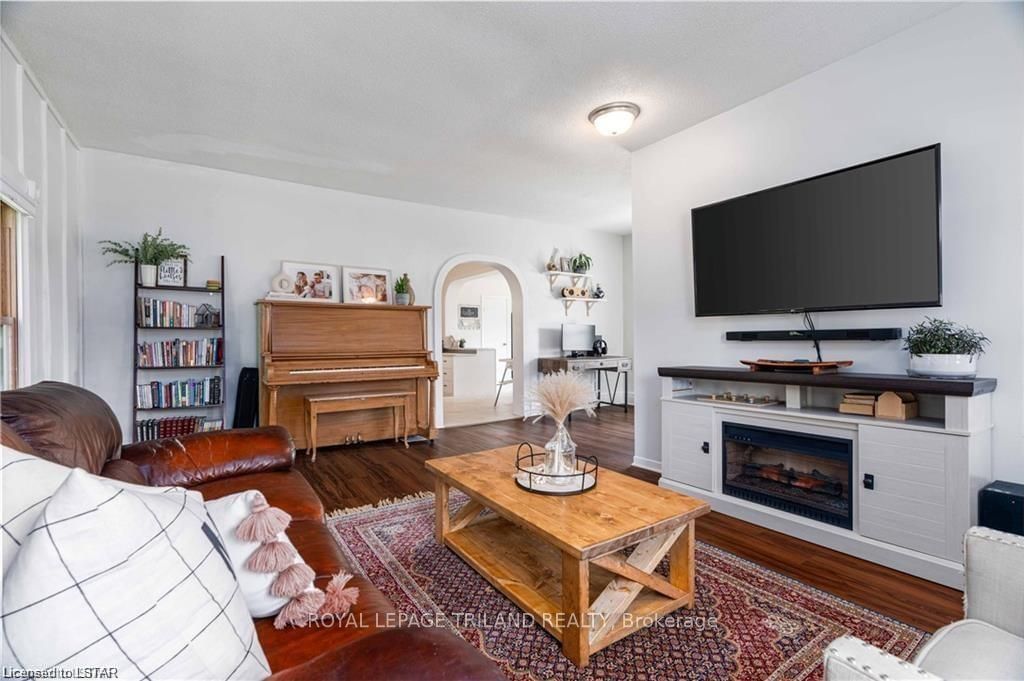 Listing Image 7
