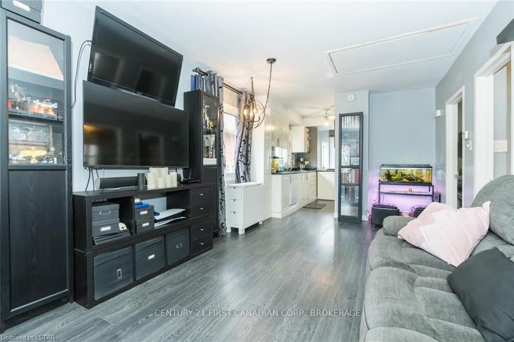 Listing Image 7