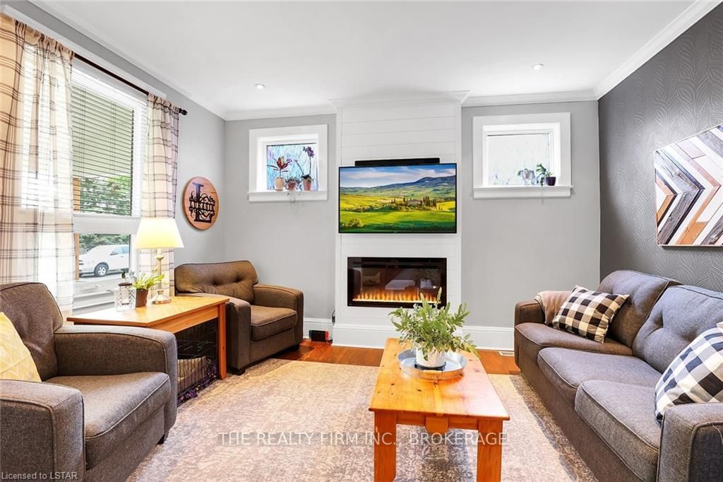 Listing Image 7