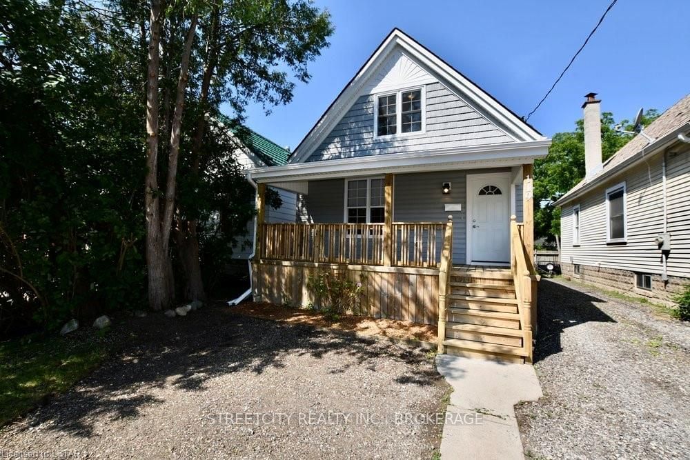 Listing photo 2