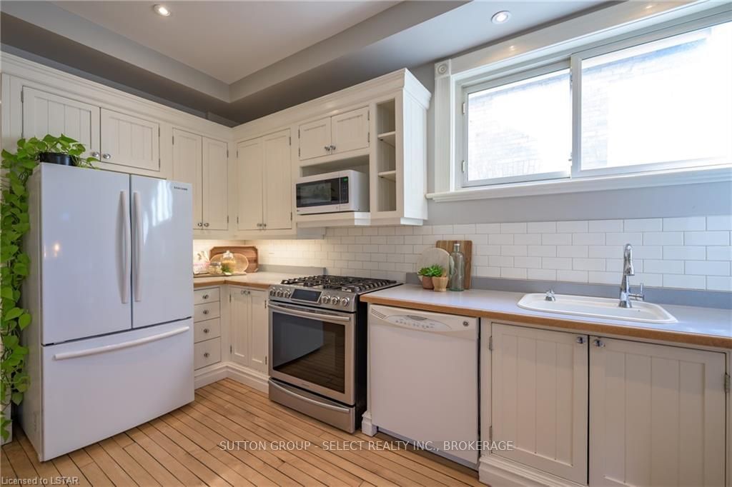 Listing Image 19